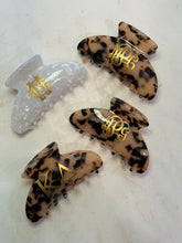 The Socialite Clip